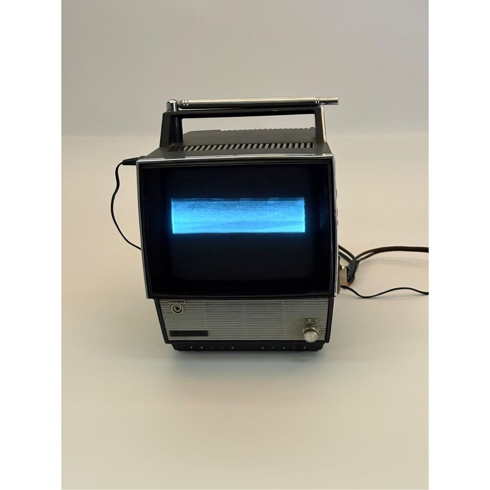 Vintage Sony TV-700U Television TV 7in Screen Portable Black & White FOR PARTS